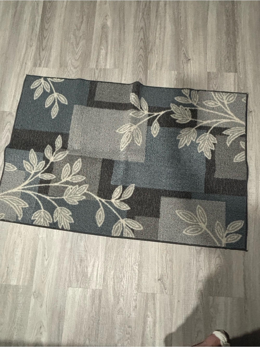 Decorative Blue Gray Floral Area Rug - Neutral Leaves Design